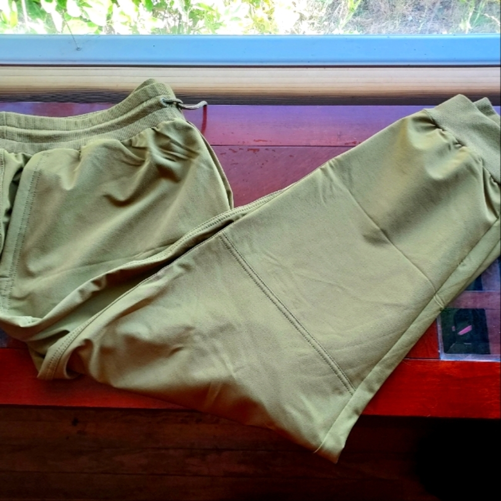 NWT water repellant joggers